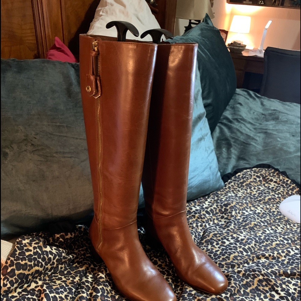 LIKE NEW ladies brown knee high boots